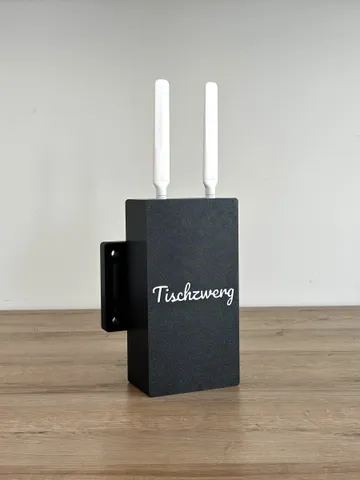 Foto eines Tischzwerg Server - Der Tischzwerg Server ist das Gehirn deines Bestellsystems. Er verbindet Kellner, Kassen und Drucker am Festplatz miteinander.